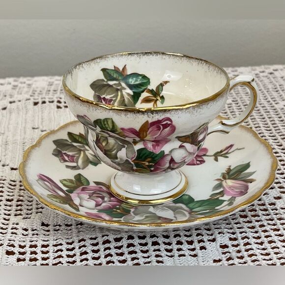Vintage ROSINA Pink and White Magnolia Bone China footed Teacup & Saucer - Picture 12 of 12